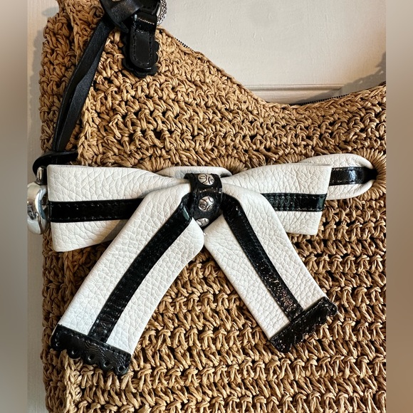 Brighton straw purse/tote, black & white leather bow. Zipper and inside pockets - Picture 2 of 14